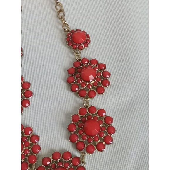Red & Gold Toned Rhinestone Encrusted Flower Shaped Pendants Statement Necklace - Picture 4 of 11